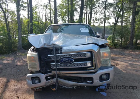 2015 Ford F-250 Lariat z USA, uszkodzony, nr VIN 1FT7W2BT5FEA45155